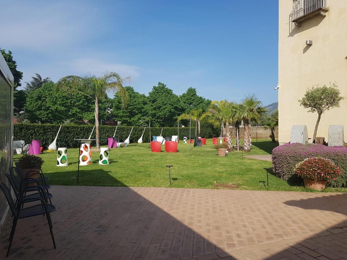 I Giardini Del Novecento Hotel ลาเมเซ แตร์เม ภายนอก รูปภาพ