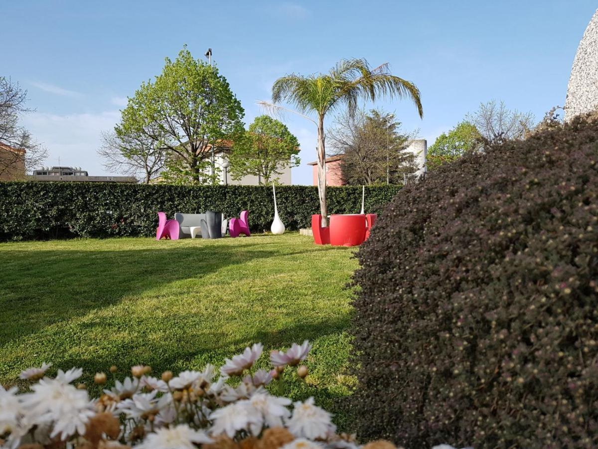 I Giardini Del Novecento Hotel ลาเมเซ แตร์เม ภายนอก รูปภาพ